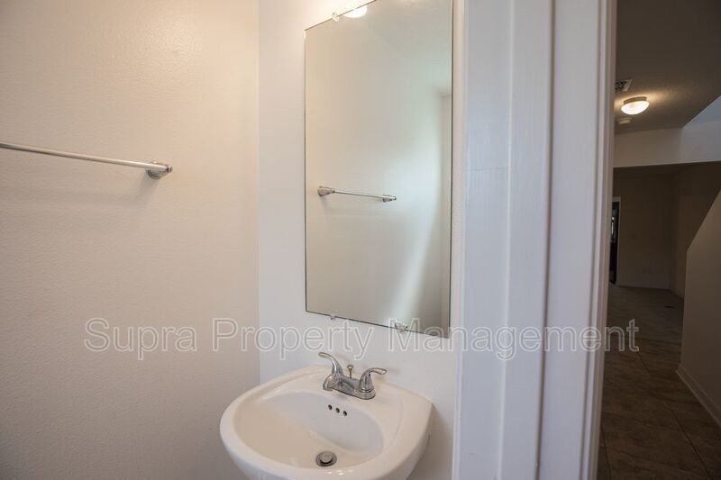 Very nice townhome near River City Market Place property image