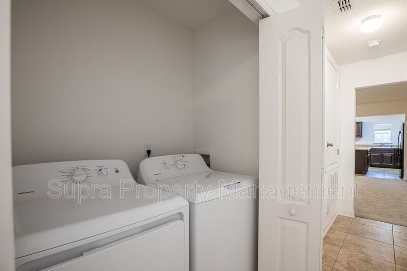 Very nice townhome near River City Market Place property image