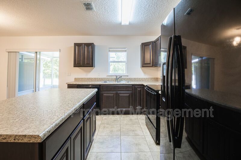Very nice townhome near River City Market Place property image
