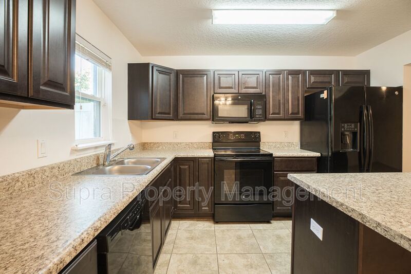 Very nice townhome near River City Market Place property image