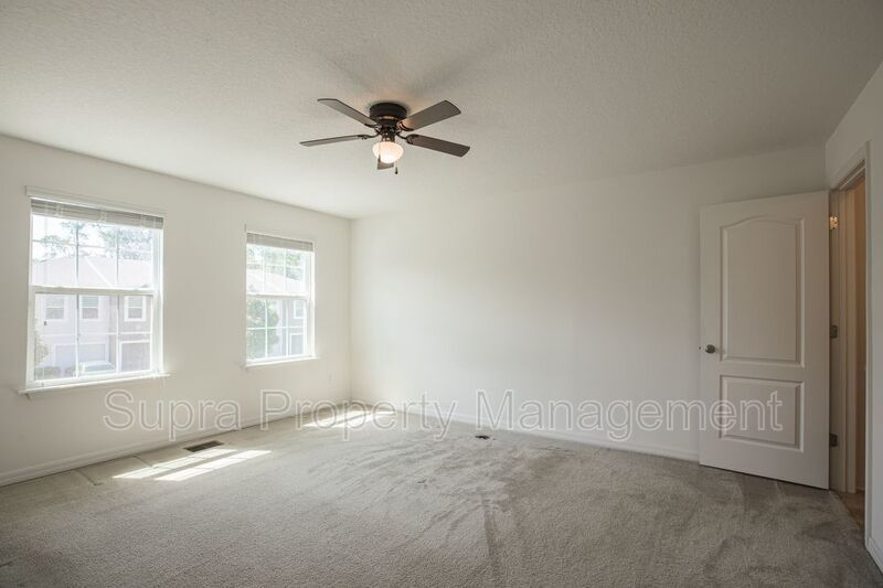 Very nice townhome near River City Market Place property image