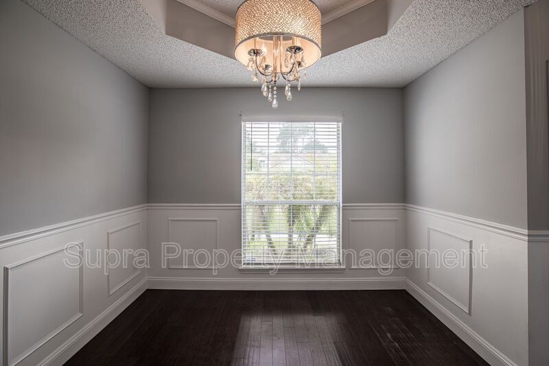 Fabulous location near beaches. property image