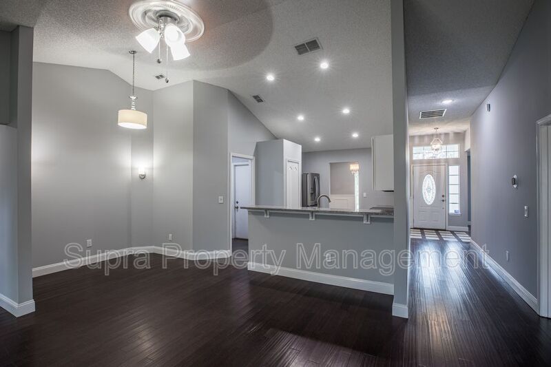 Fabulous location near beaches. property image