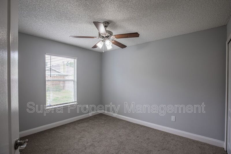 Fabulous location near beaches. property image