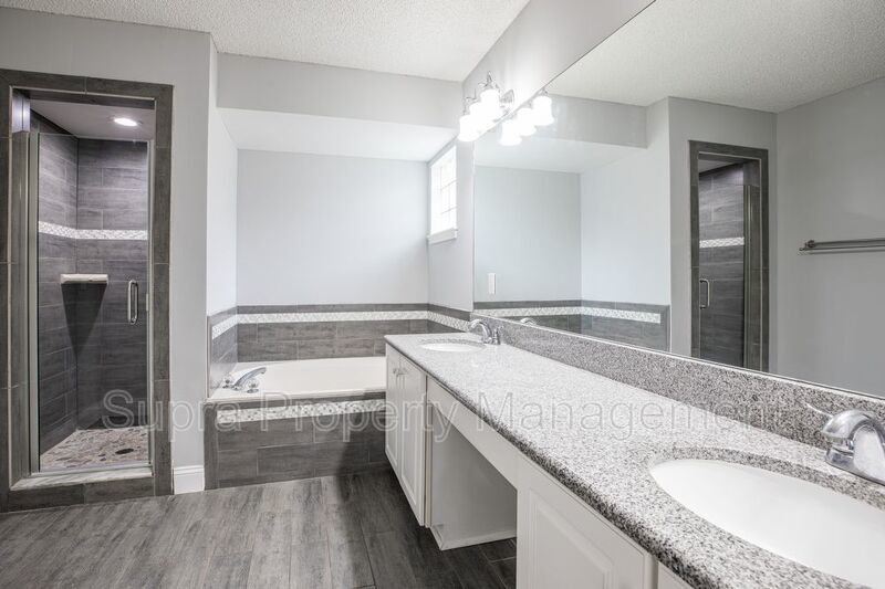 Fabulous location near beaches. property image