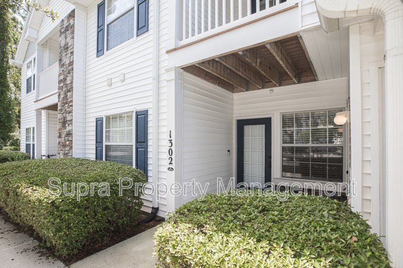 Adorable updated 1st floor condo property image