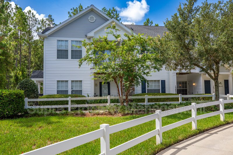 Adorable updated 1st floor condo property image