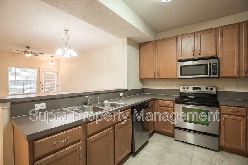 Adorable updated 1st floor condo property image