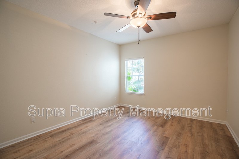 Adorable updated 1st floor condo property image
