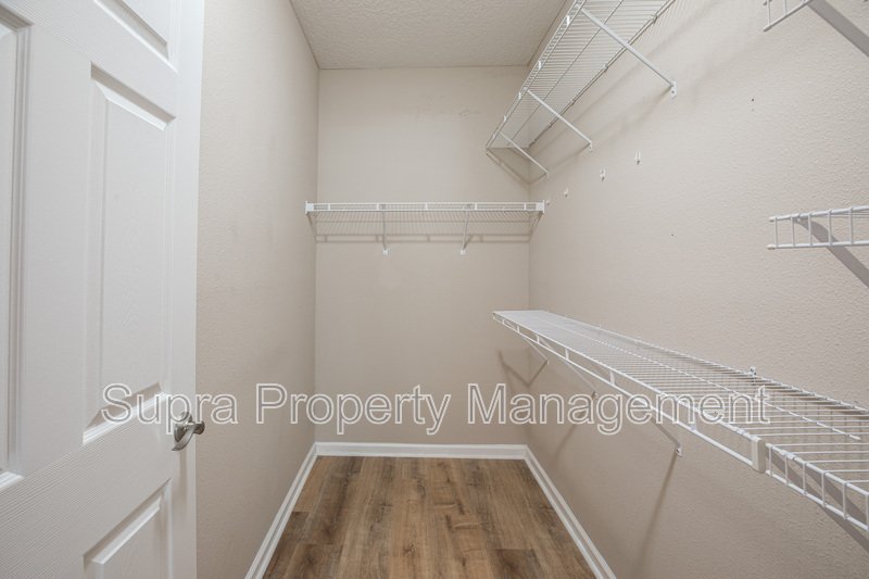 Adorable updated 1st floor condo property image