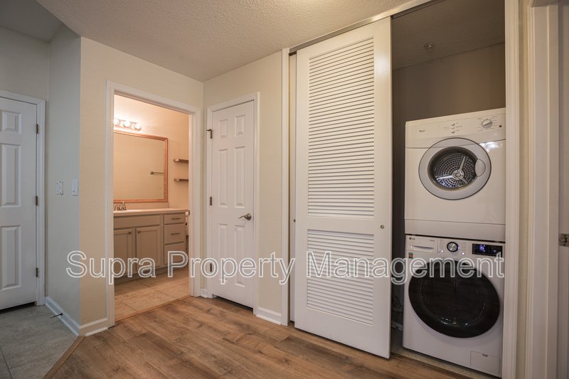Adorable updated 1st floor condo property image