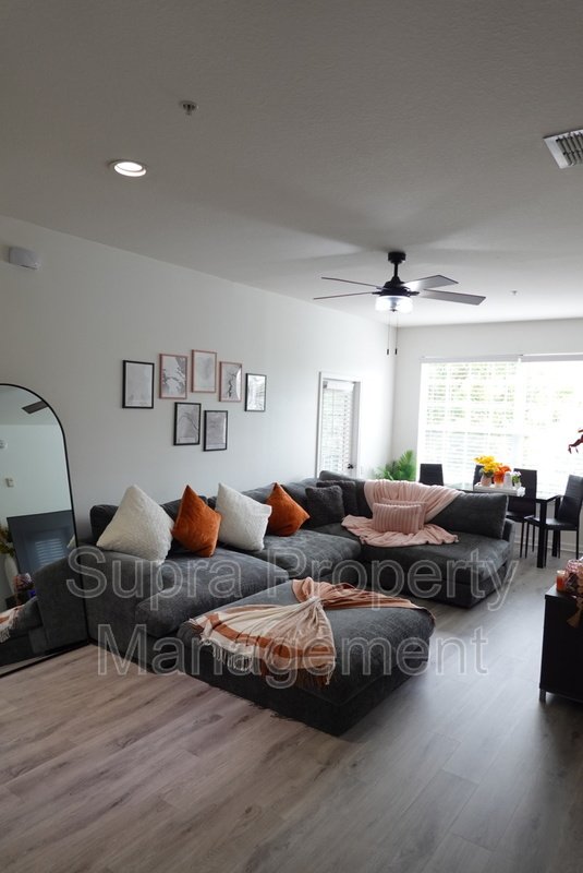 Renovated Condo in Stone Bridge property image