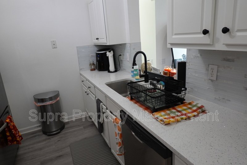 Renovated Condo in Stone Bridge property image