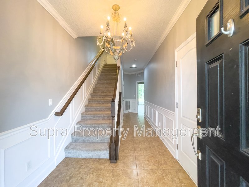 Beautiful 3 story townhome in St Johns Town center area property image