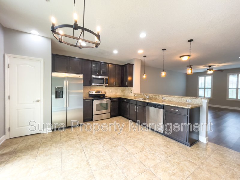 Beautiful 3 story townhome in St Johns Town center area property image