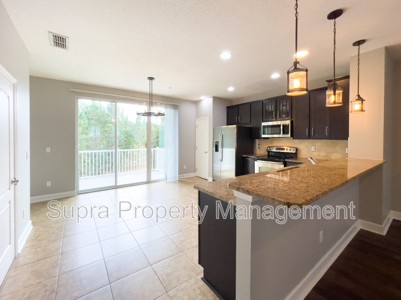 Beautiful 3 story townhome in St Johns Town center area property image