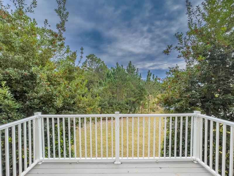 Beautiful 3 story townhome in St Johns Town center area property image