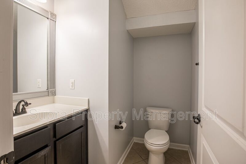 Hawk's Landing property image