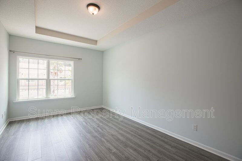 Hawk's Landing property image