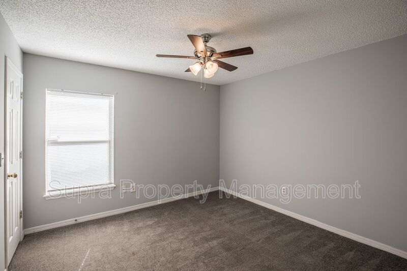 Mandarin Location property image