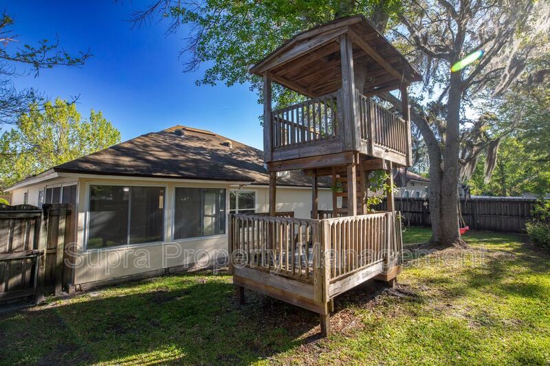 Mandarin Location property image