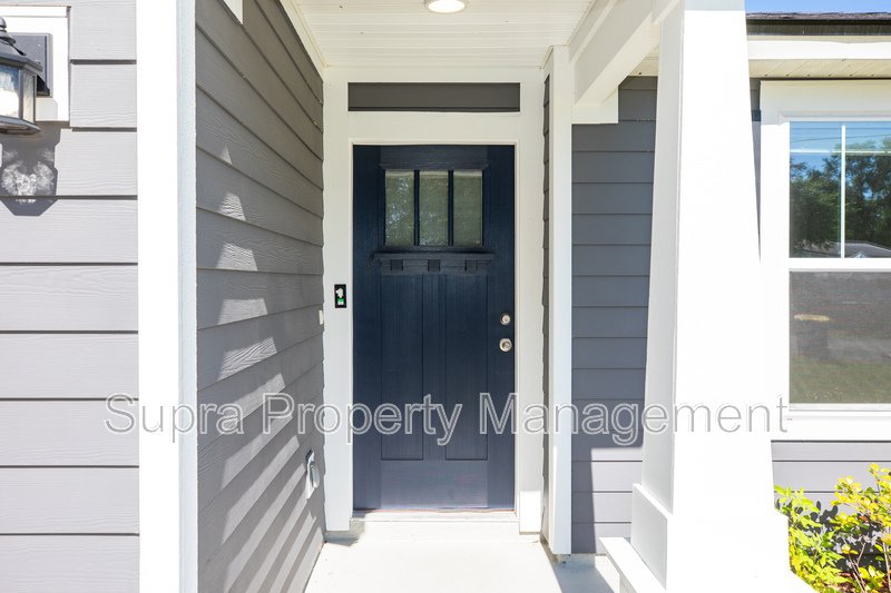 Close to River City Marketplace property image