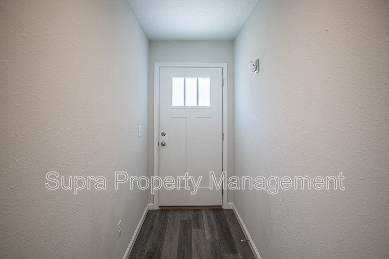 Close to River City Marketplace property image