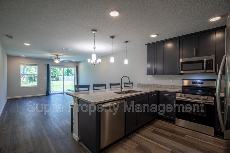 Close to River City Marketplace property image