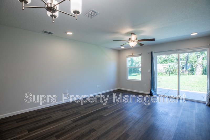 Close to River City Marketplace property image