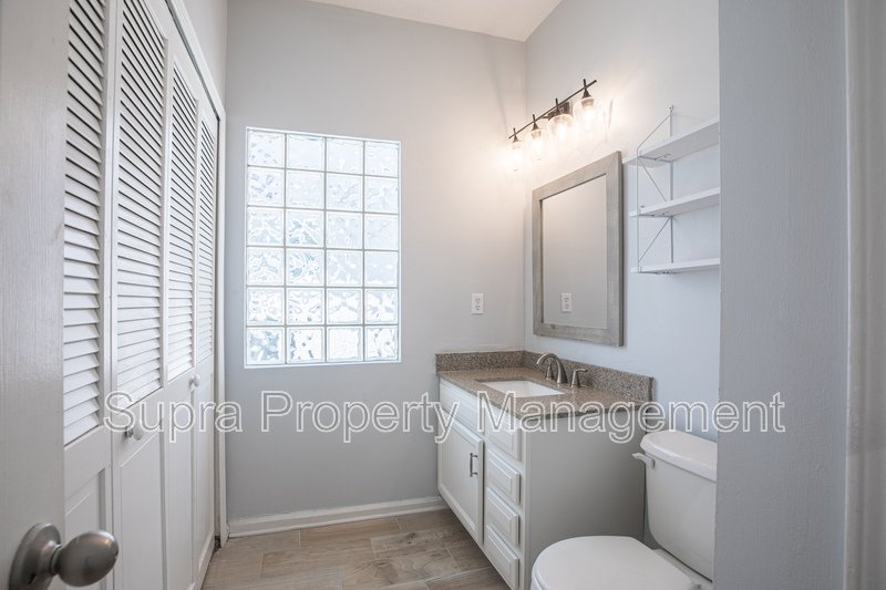 Less than a mile to the beach!! property image