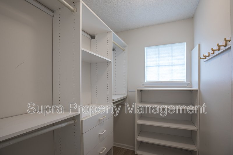 Less than a mile to the beach!! property image