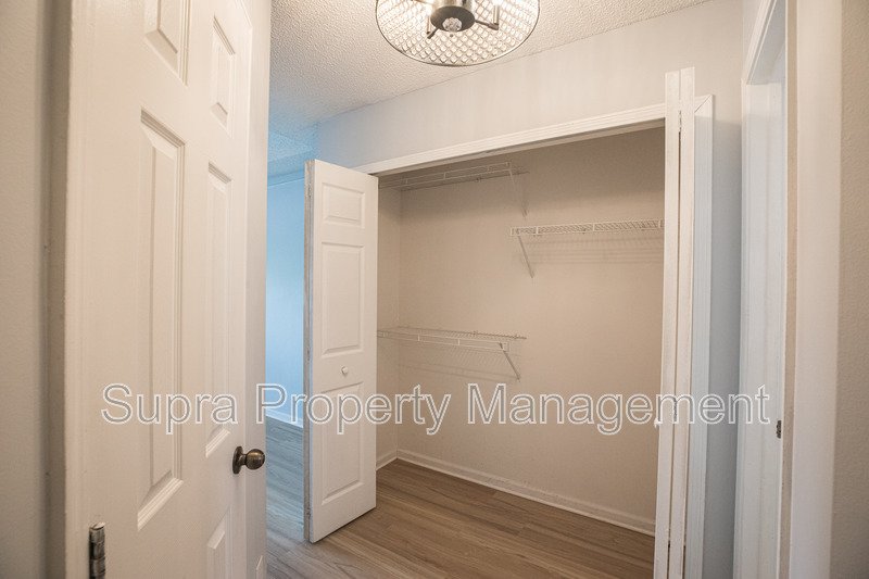 Less than a mile to the beach!! property image