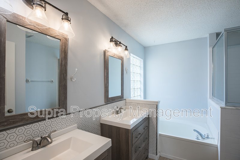 Less than a mile to the beach!! property image