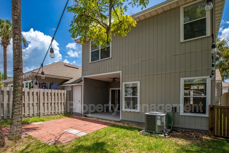 Less than a mile to the beach!! property image